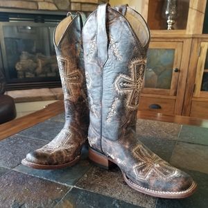Circle G Cross detail cowboy boots